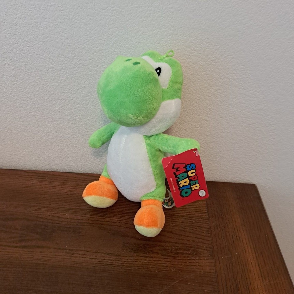 Nintendo Super Mario Yoshi Plush Green Dinosaur Stuffed Toy Dave & Busters NWT